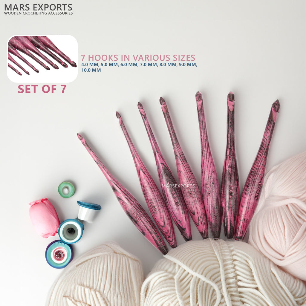 Set of seven permanently marked wooden crochet hook sizes