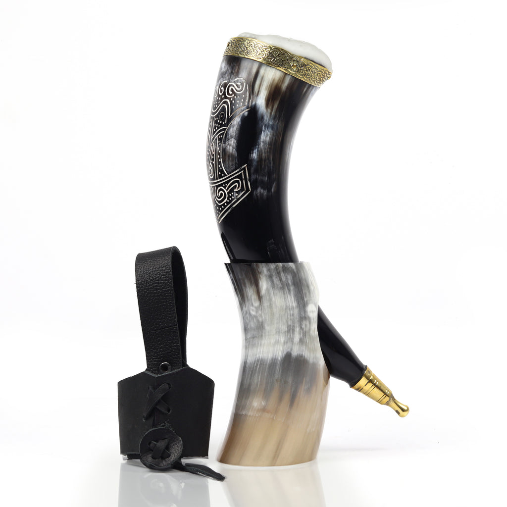 Natural ox horn Viking drinking vessel with display stand and leather holster – product view 2
