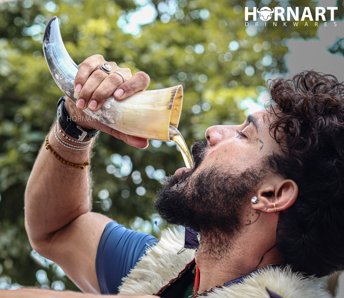 Gaava Viking natural ox horn drinking vessel with stand and leather holster – view 4