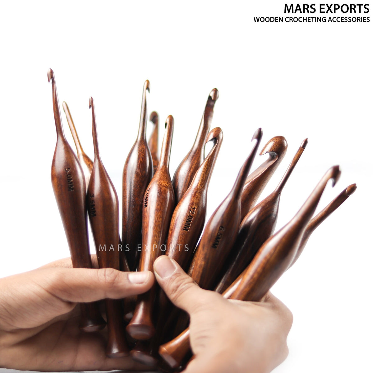 Smooth wooden crochet hooks from the 13-piece rosewood set